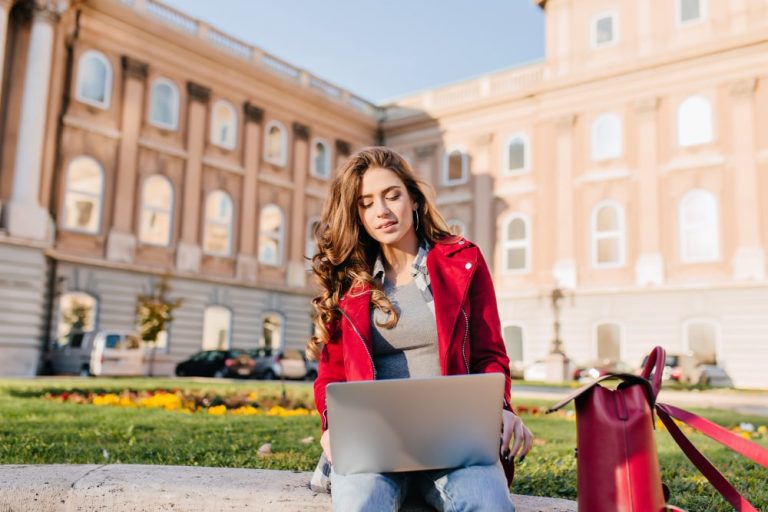 Diferencias entre College y Universidad en Canadá: Guía para estudiar en Canadá