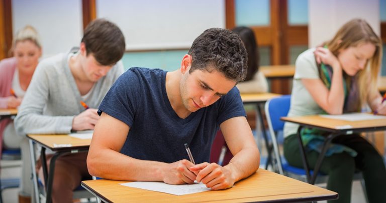 Comparativa IELTS vs DET vs PTE: ¿Cuál examen de Inglés es mejor para ti?