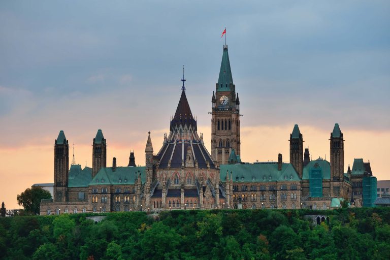 Canadá anuncia actualizaciones sobre el límite de permisos de estudio y el PGWP